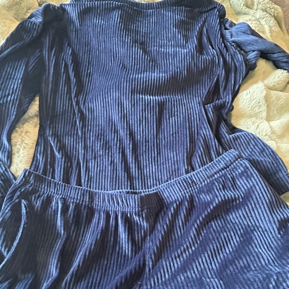 Nicole Miller Other - Women's Blue Velvet Sleepwear Set